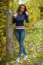 Angel-Kiss-165-273B-17 Silikon Sexpuppe Lilly von 165cm Ak doll mit braunen Haaren und großen Brüsten.