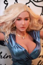 Auf Vorrat DutchDoll Eva | 157 cm 79