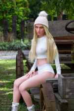 AK Doll Silikon von 165cm mit großen Brüsten und blonden Haaren