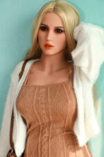 163E+69 (27) Anpassung Blonde Sexpuppe Lotte voller Figur und großen D-Körbchen-Brüsten 134