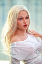Auf Vorrat DutchDoll Sara | 158 cm 122